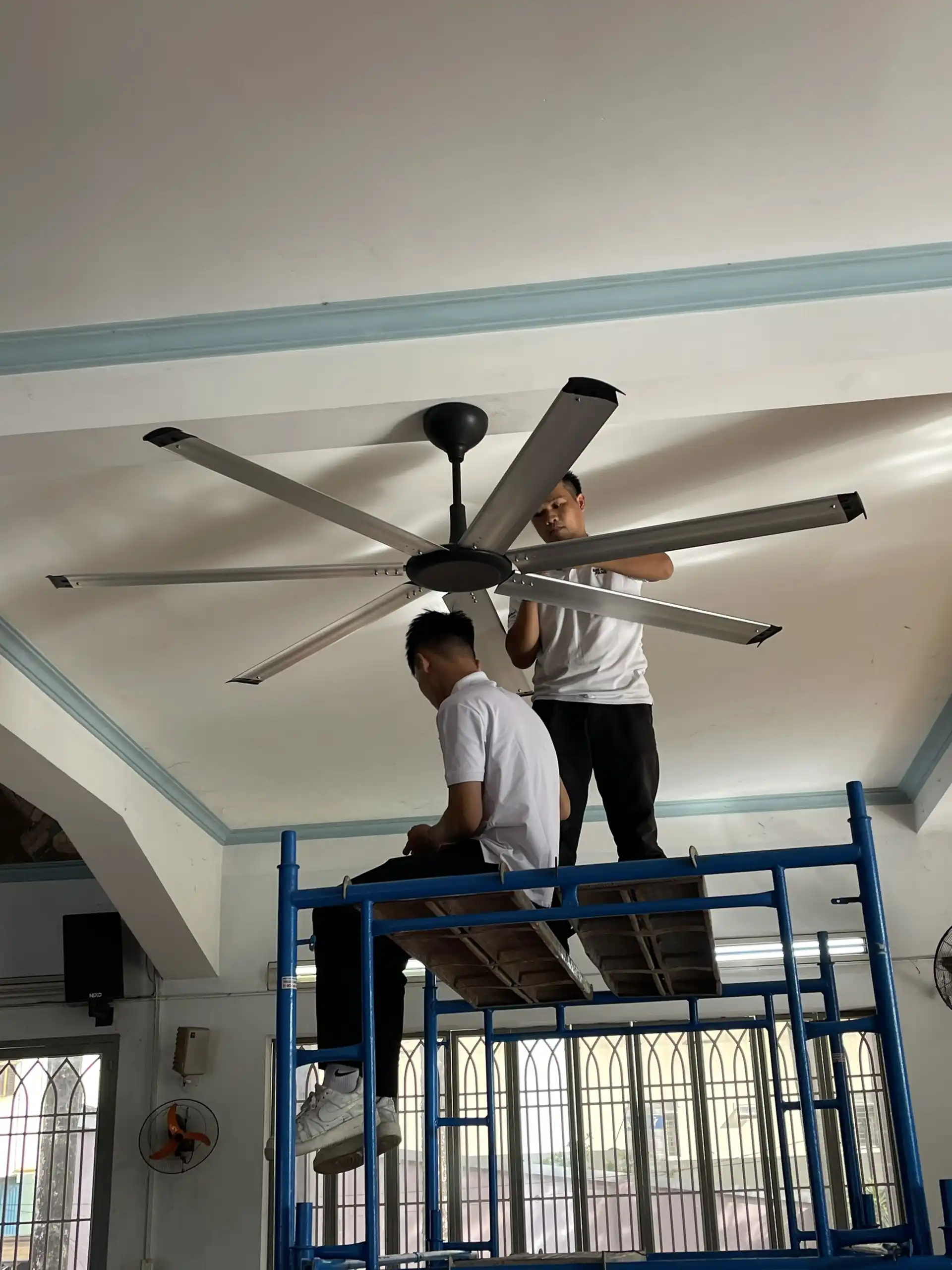 Thi công nhà thờ