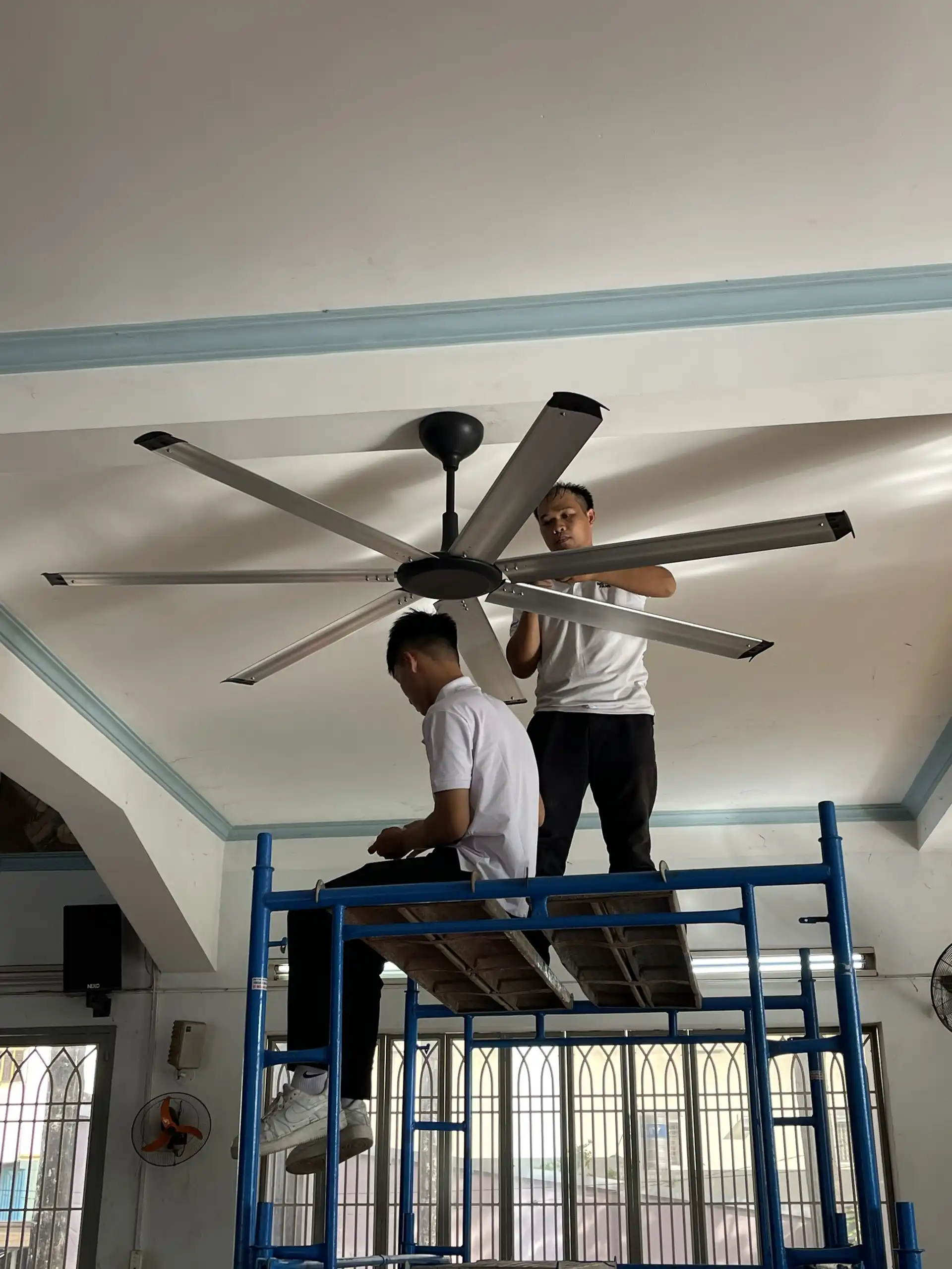 Thi công nhà thờ
