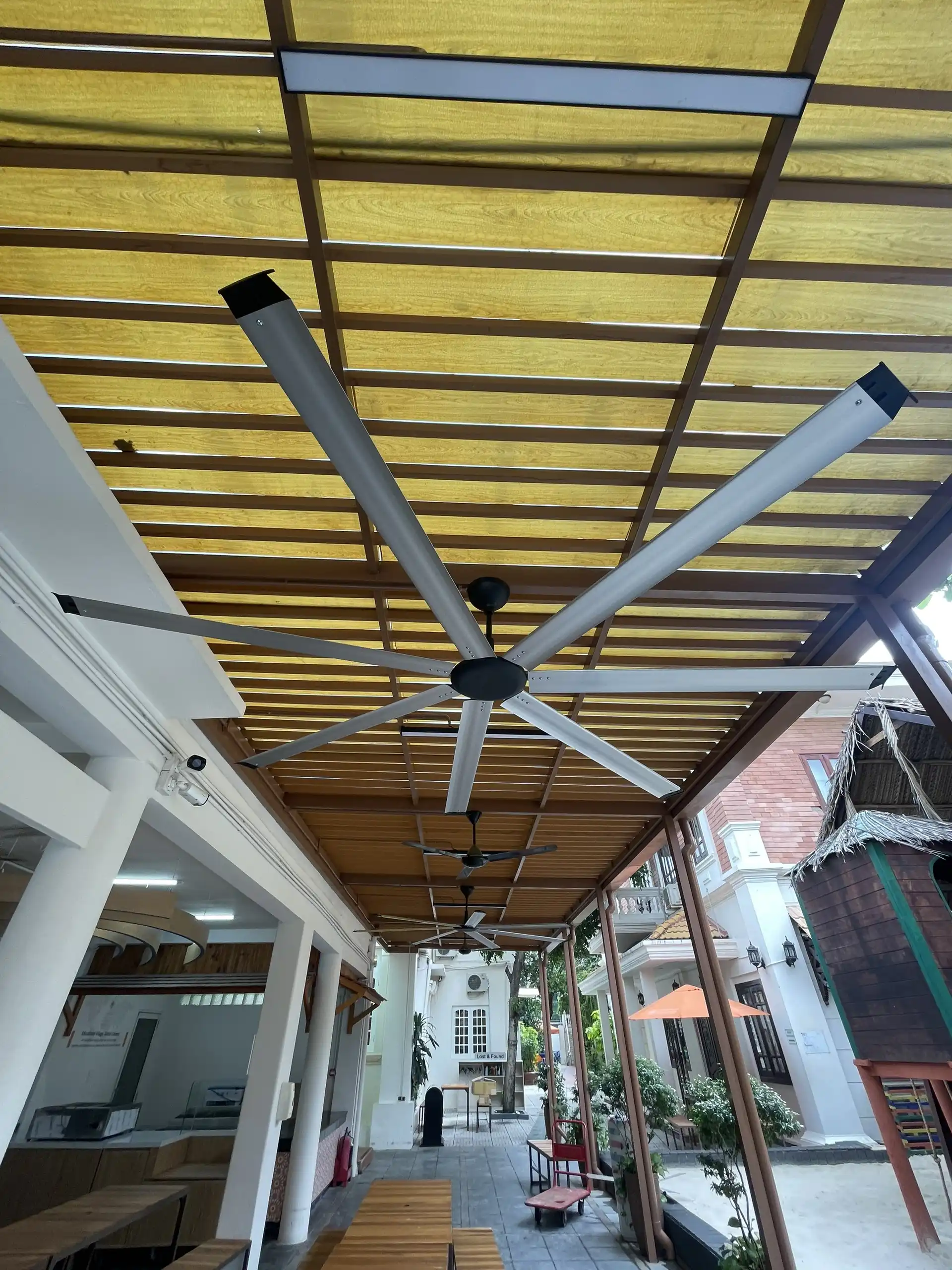 Thi công trường học