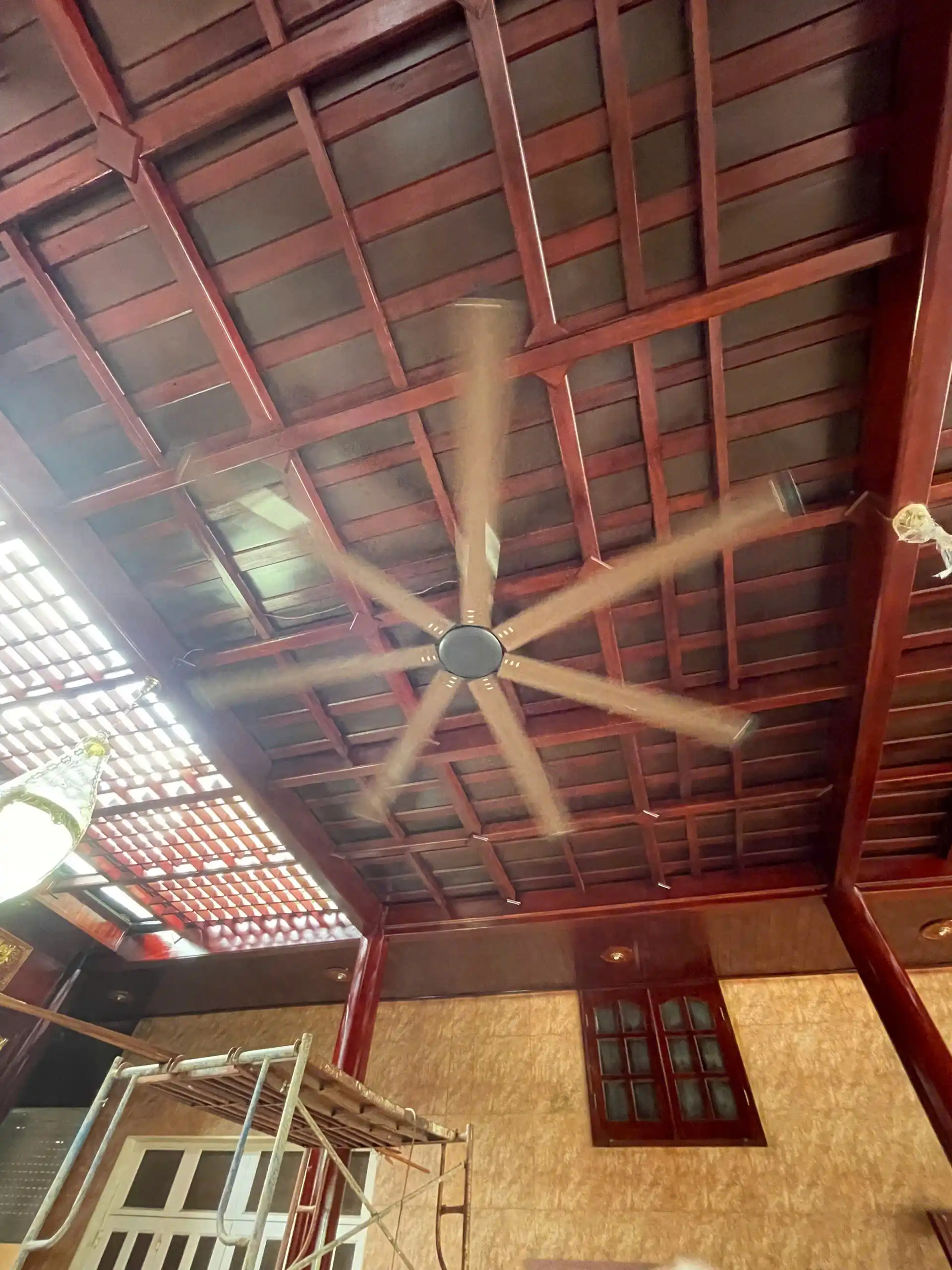 Thi công nhà thờ