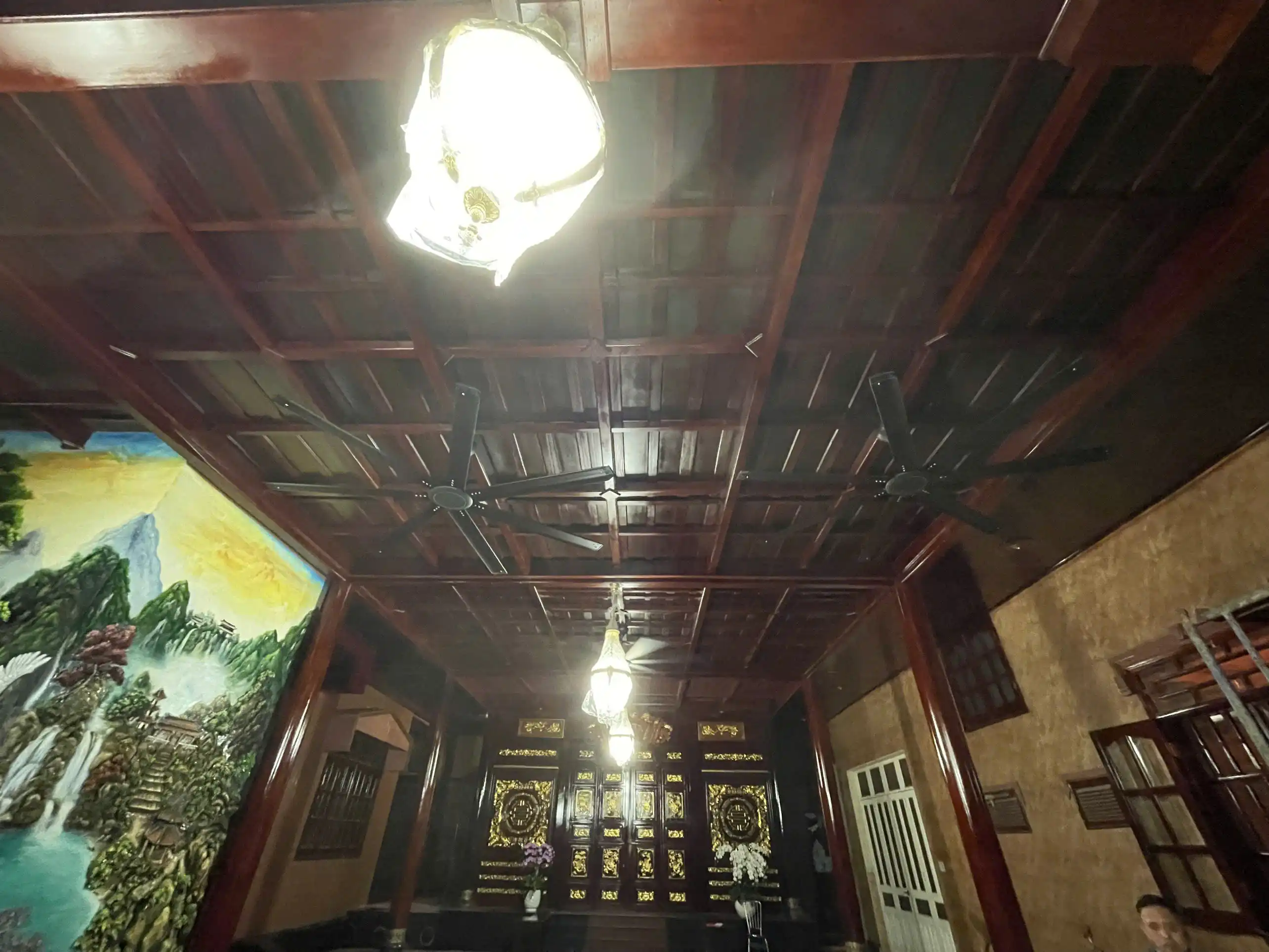 Thi công nhà thờ